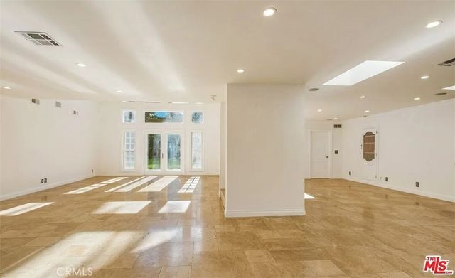 1212 San Vicente, Santa Monica, CA 90402