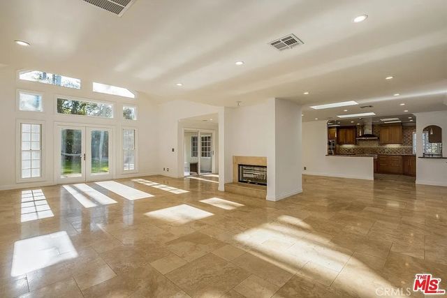 1212 San Vicente, Santa Monica, CA 90402