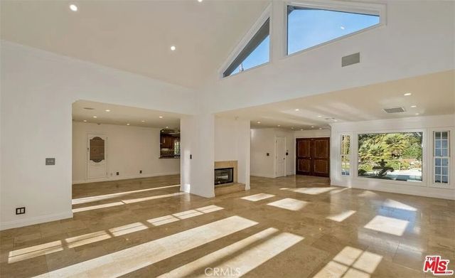 1212 San Vicente, Santa Monica, CA 90402