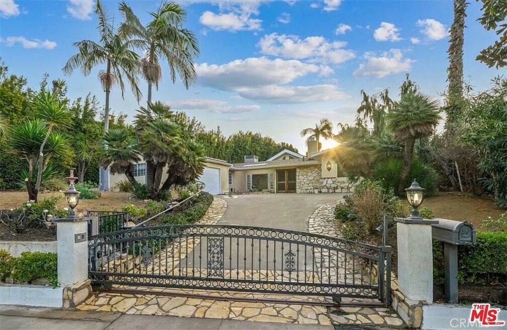 1212 San Vicente, Santa Monica, CA 90402