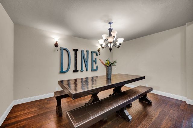 918 Newcastle Drive, Midlothian, TX 76065