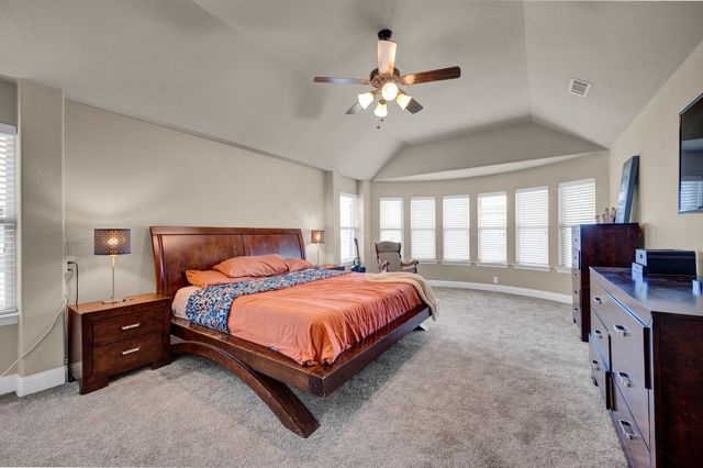 918 Newcastle Drive, Midlothian, TX 76065