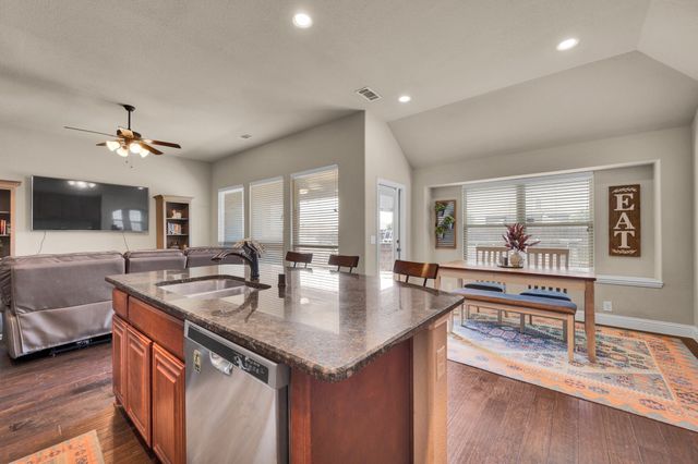918 Newcastle Drive, Midlothian, TX 76065