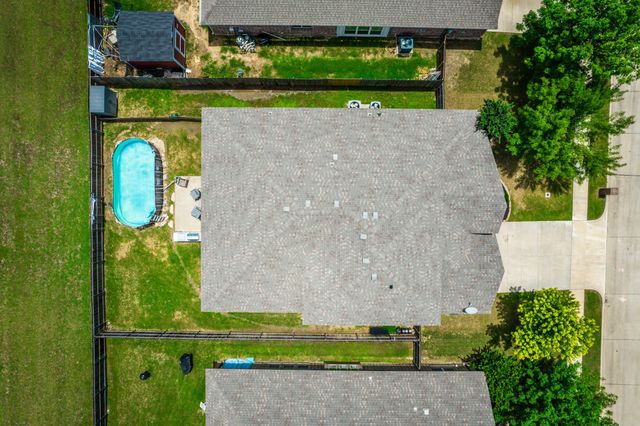 918 Newcastle Drive, Midlothian, TX 76065