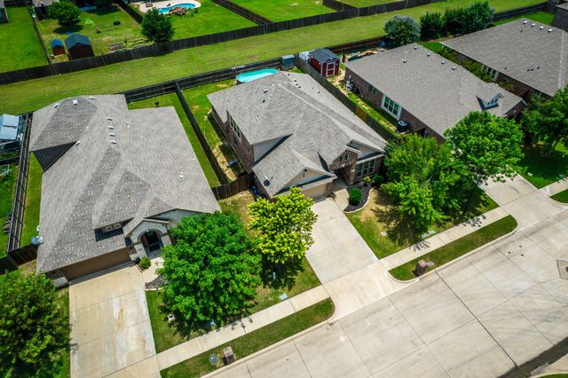 918 Newcastle Drive, Midlothian, TX 76065