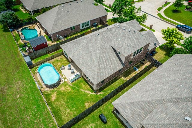918 Newcastle Drive, Midlothian, TX 76065