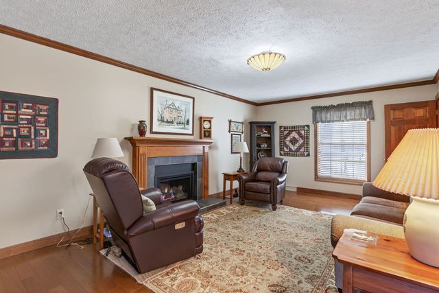 4919 Hamilton Drive, Davenport, IA 52807