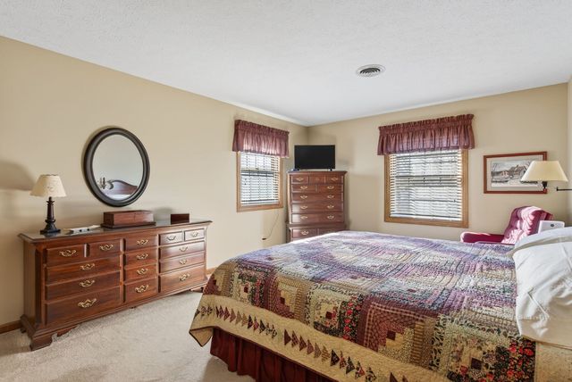 4919 Hamilton Drive, Davenport, IA 52807