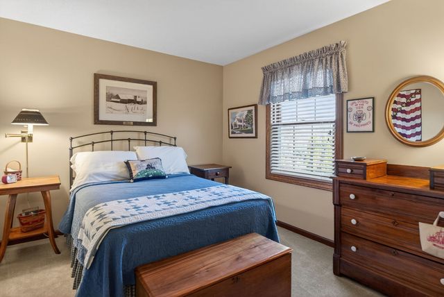 4919 Hamilton Drive, Davenport, IA 52807