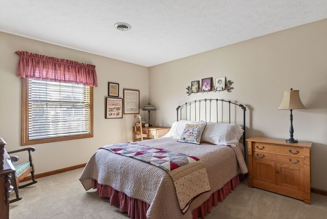 4919 Hamilton Drive, Davenport, IA 52807