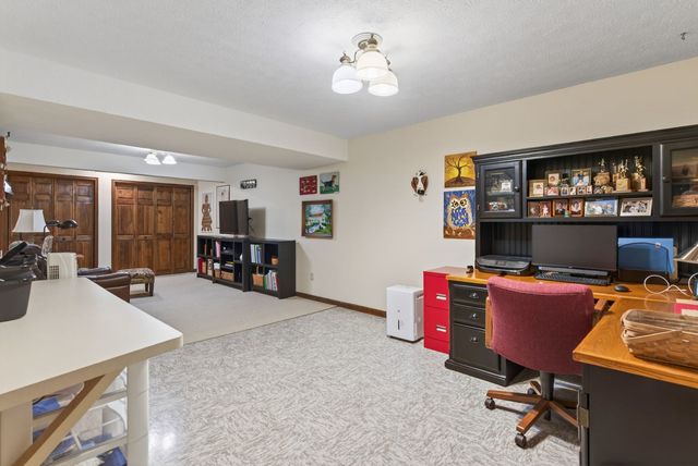 4919 Hamilton Drive, Davenport, IA 52807