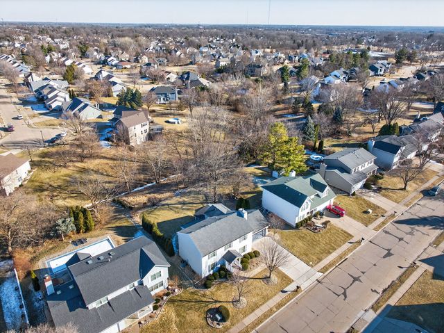 4919 Hamilton Drive, Davenport, IA 52807