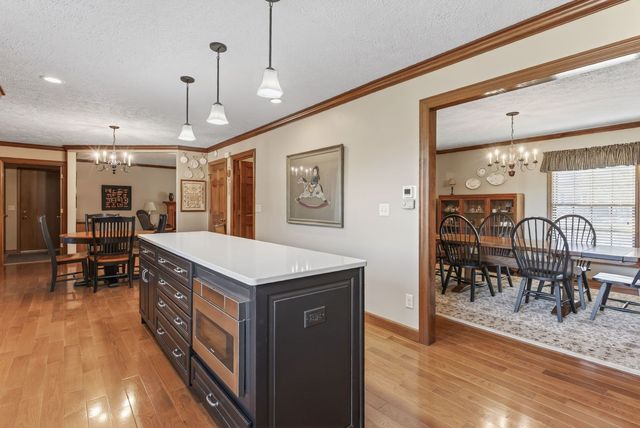 4919 Hamilton Drive, Davenport, IA 52807