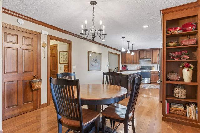 4919 Hamilton Drive, Davenport, IA 52807