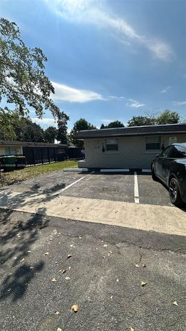 715 SW 6th St 2, Dania Beach, FL 33004
