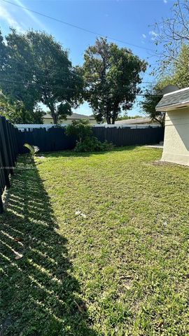 715 SW 6th St 2, Dania Beach, FL 33004