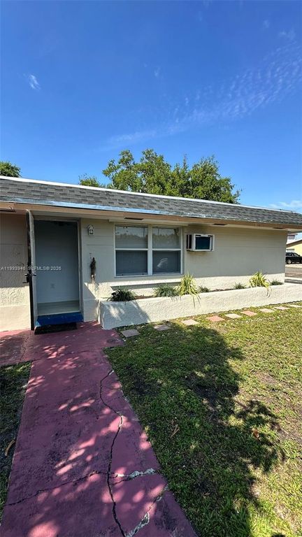 715 SW 6th St 2, Dania Beach, FL 33004