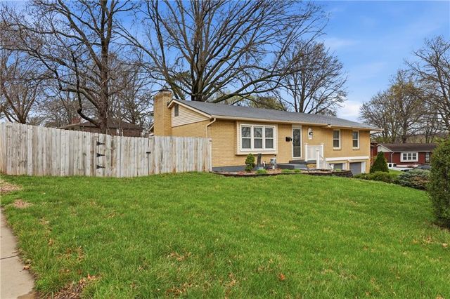 4022 S Hands Circle, Independence, MO 64055