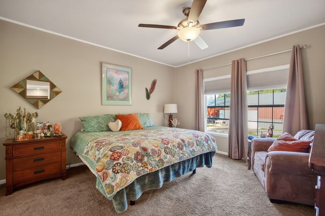 809 Ashton Avenue B, Guthrie Center, IA 50115