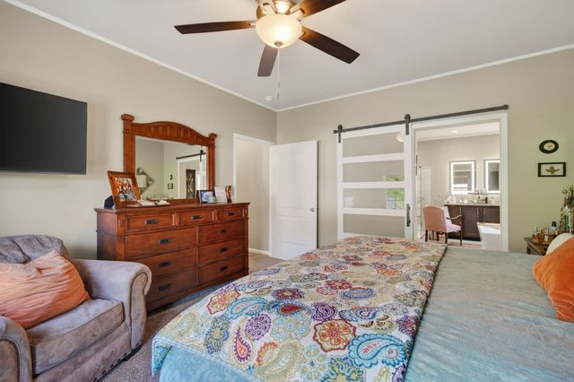 809 Ashton Avenue B, Guthrie Center, IA 50115