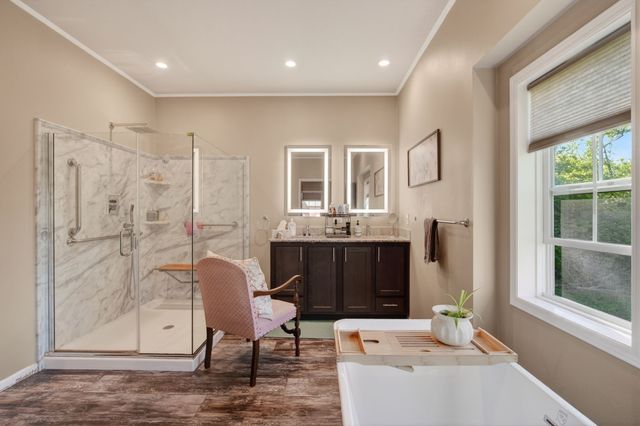 809 Ashton Avenue B, Guthrie Center, IA 50115