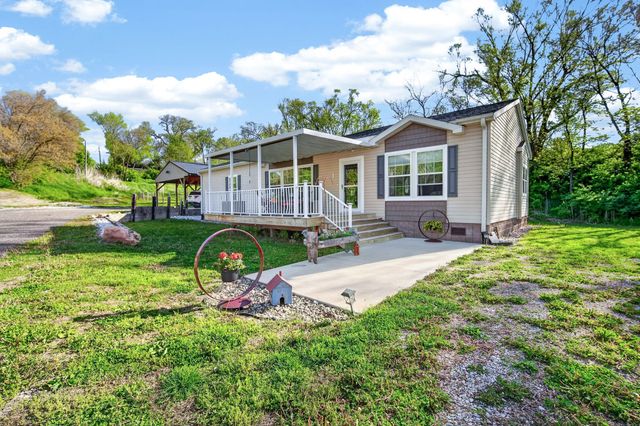 809 Ashton Avenue B, Guthrie Center, IA 50115