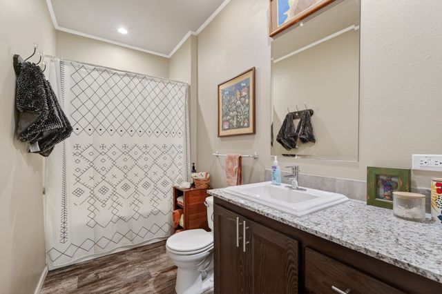 809 Ashton Avenue B, Guthrie Center, IA 50115