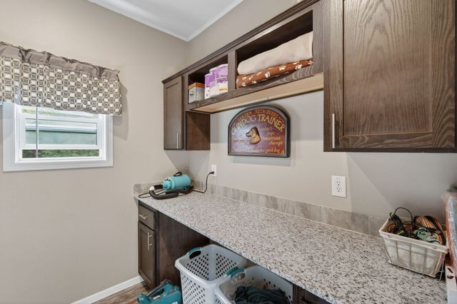 809 Ashton Avenue B, Guthrie Center, IA 50115