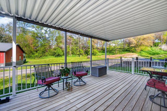809 Ashton Avenue B, Guthrie Center, IA 50115