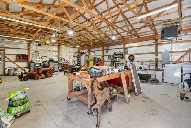 809 Ashton Avenue B, Guthrie Center, IA 50115