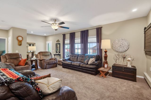 809 Ashton Avenue B, Guthrie Center, IA 50115