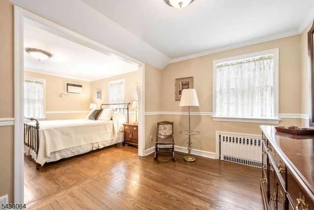 37 Van Dyke Dr, Hohokus Boro, NJ 07423