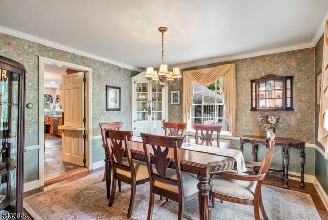 37 Van Dyke Dr, Hohokus Boro, NJ 07423
