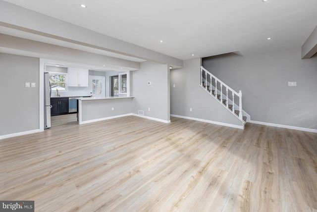 210 STRATTON CT, Mount Laurel, NJ 08054