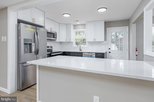 210 STRATTON CT, Mount Laurel, NJ 08054