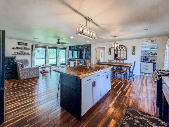 26664 Highway 82, Park Hill, OK 74451