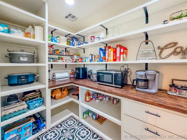 26664 Highway 82, Park Hill, OK 74451