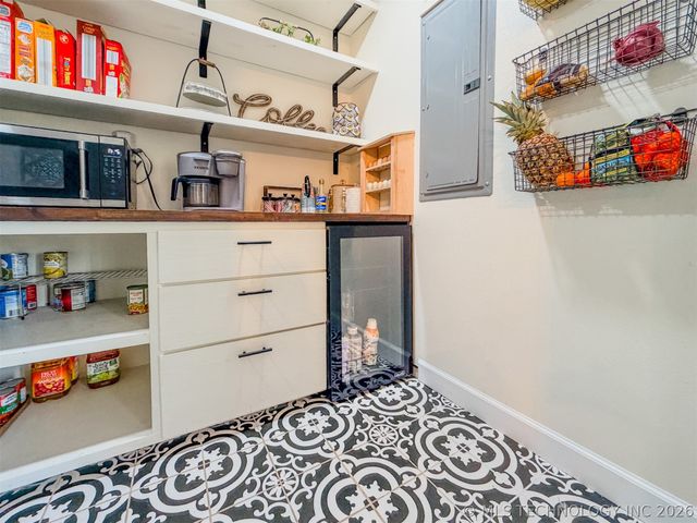 26664 Highway 82, Park Hill, OK 74451