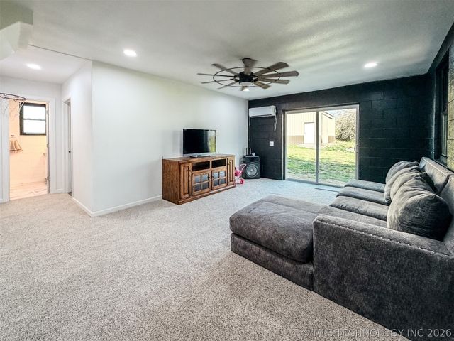 26664 Highway 82, Park Hill, OK 74451