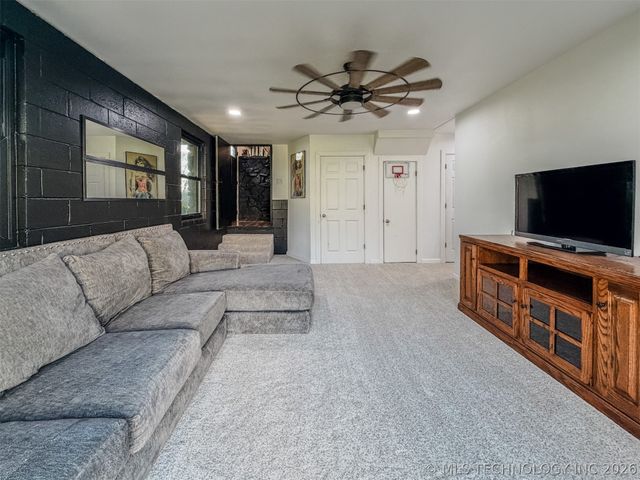 26664 Highway 82, Park Hill, OK 74451