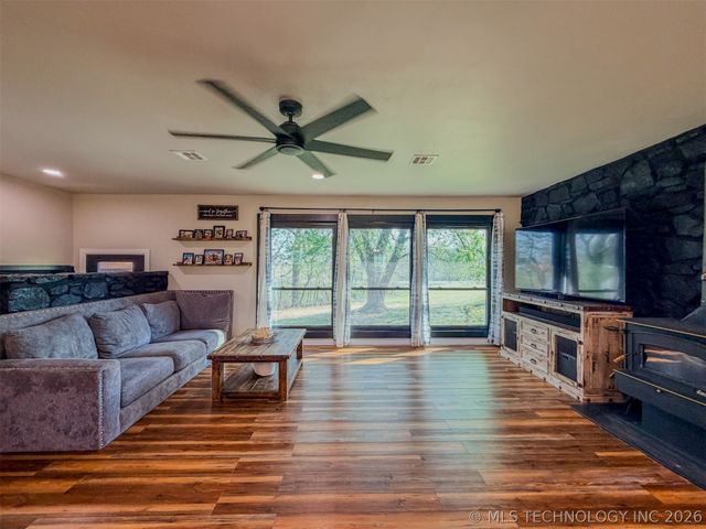 26664 Highway 82, Park Hill, OK 74451