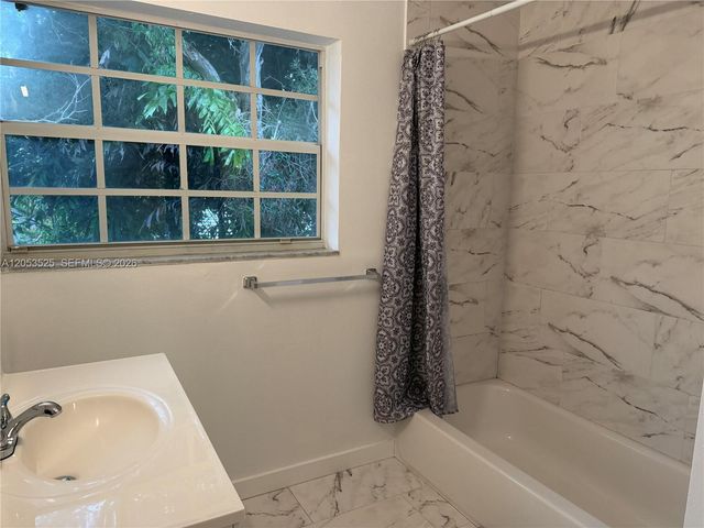 1425 NE 56th Street 5, Fort Lauderdale, FL 33334
