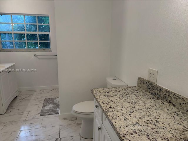 1425 NE 56th Street 5, Fort Lauderdale, FL 33334