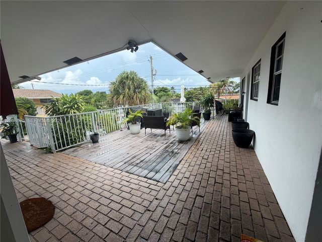 1425 NE 56th Street 5, Fort Lauderdale, FL 33334