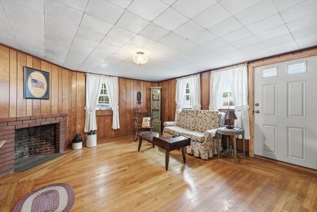 68 Chestnut St., Franklin, MA 02038
