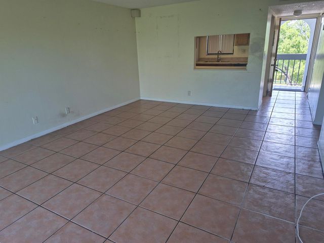 2050 N Congress Avenue 407, West Palm Beach, FL 33401