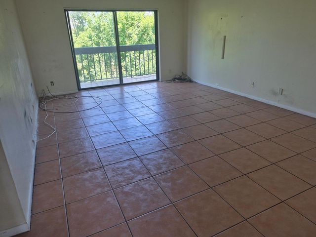 2050 N Congress Avenue 407, West Palm Beach, FL 33401