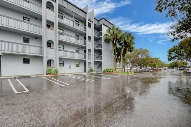 2050 N Congress Avenue 407, West Palm Beach, FL 33401