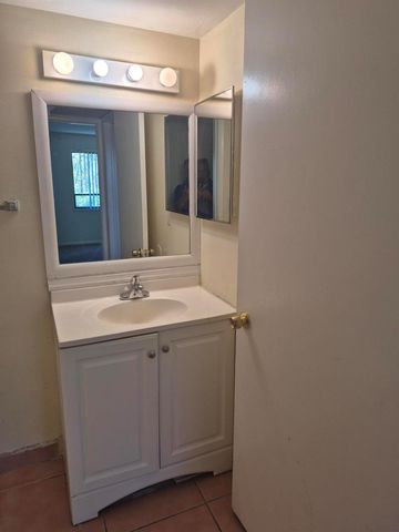 2050 N Congress Avenue 407, West Palm Beach, FL 33401