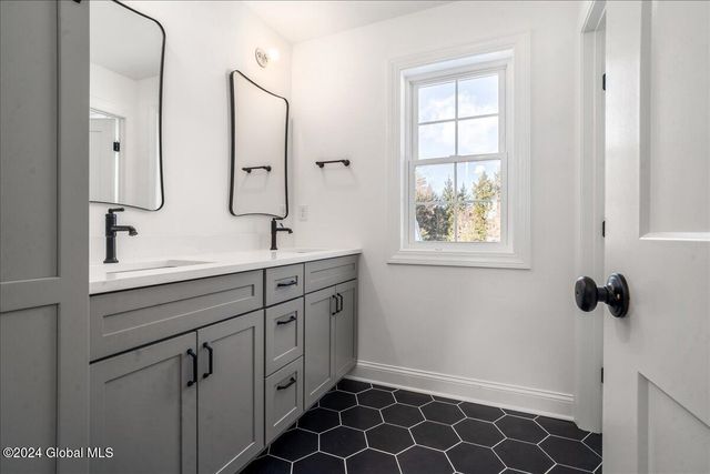 6 Brookhaven Court, Wilton, NY 12866